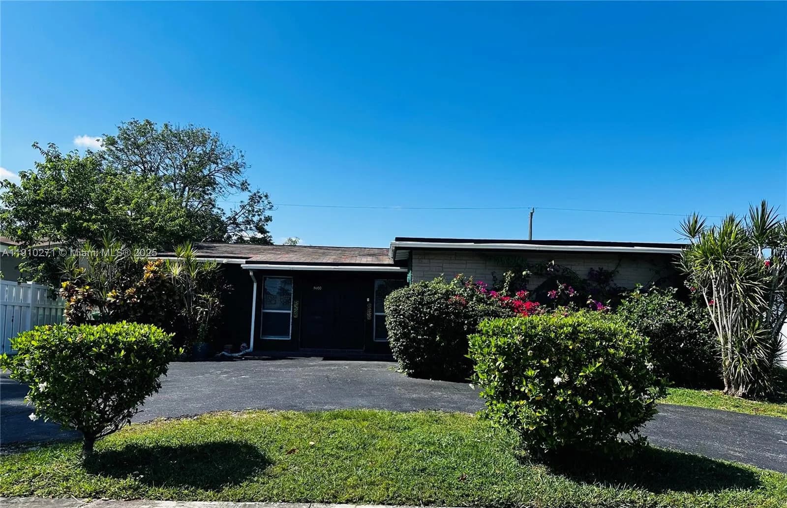 8600 NW 25th Ct, Sunrise FL 33322