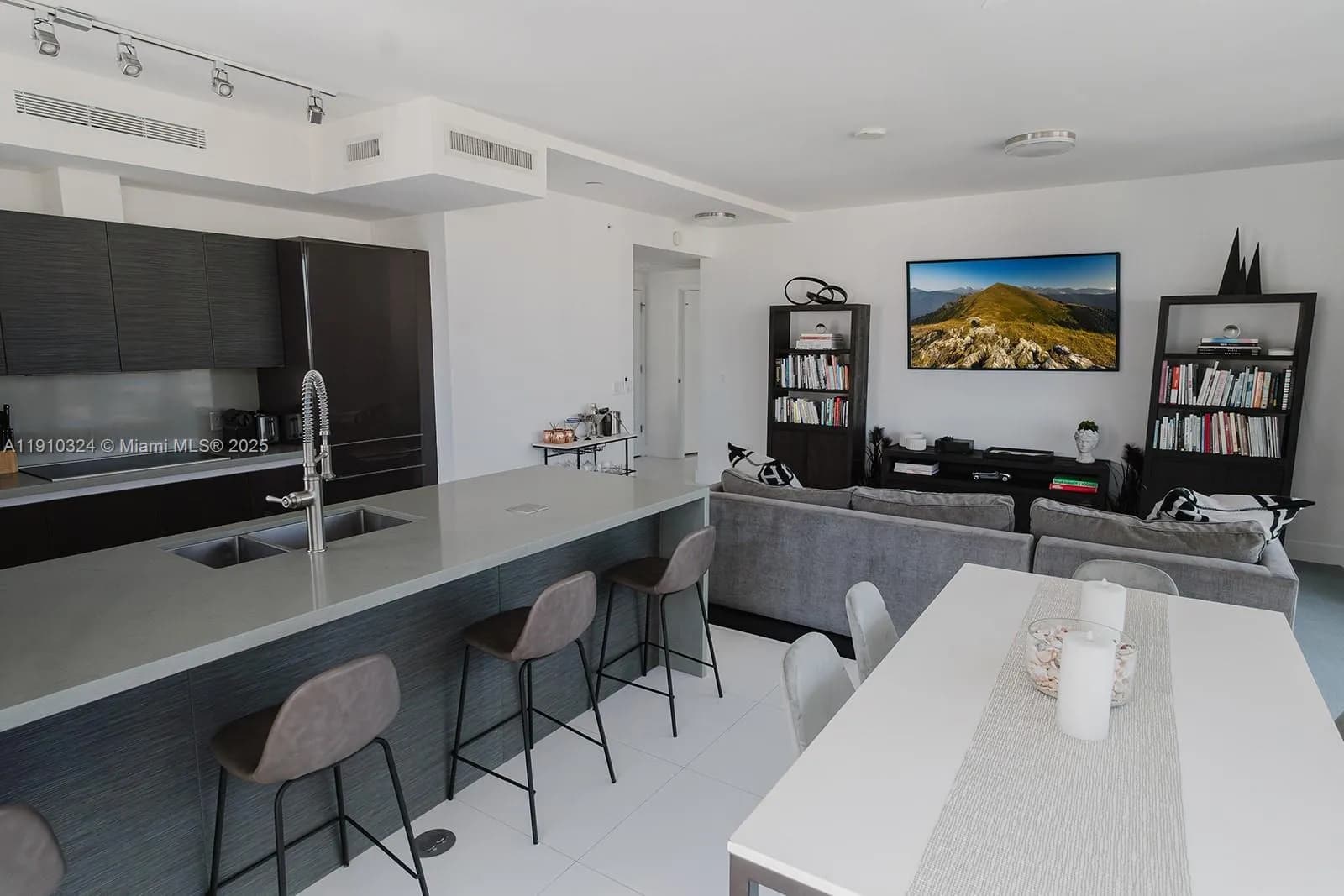 1080 Brickell Ave # 3309, Miami FL 33131