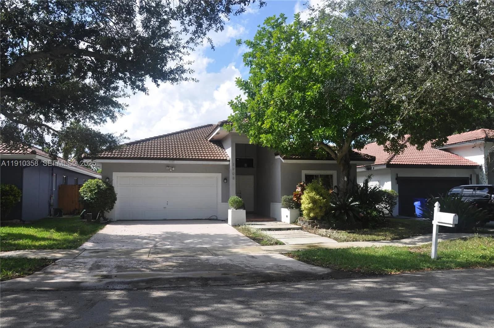 3 bedroom 2 bath for sale at 2908 N 36th Ave, Hollywood FL 33021