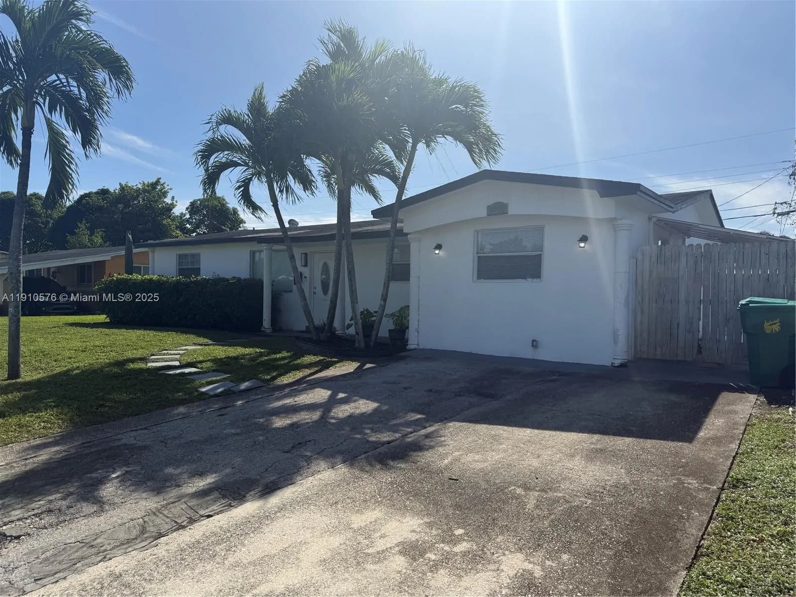 4930 NW 13th St, Lauderhill FL 33313