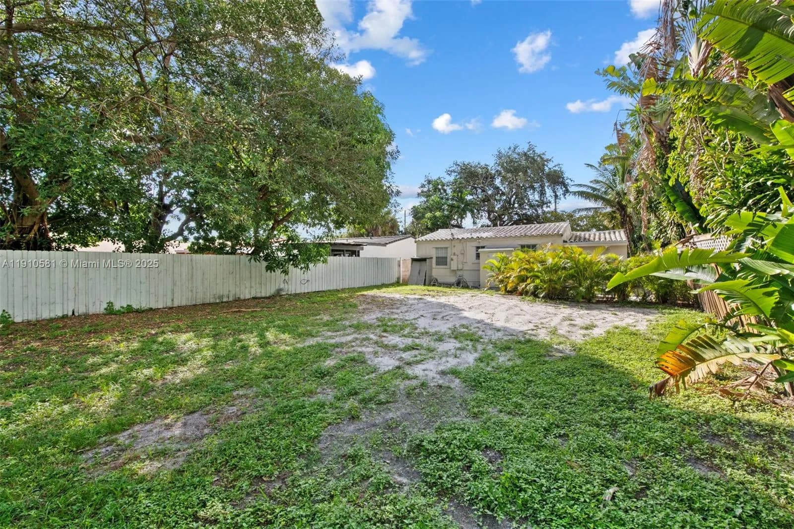 2231 Cleveland St, Hollywood FL 33020