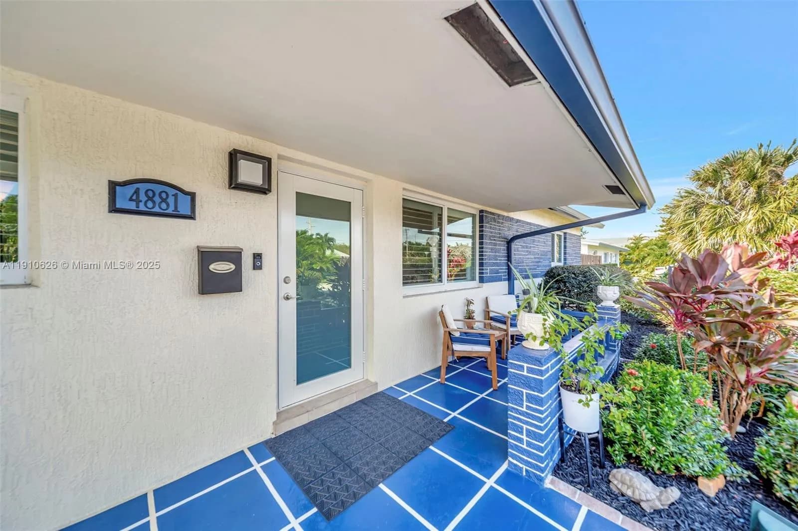 4881 NE 13th Ave, Oakland Park FL 33334