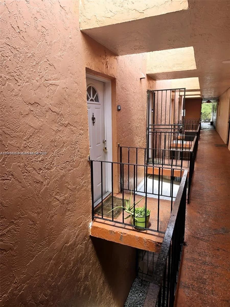 1300 W 47th Pl # 217B, Hialeah FL 33012