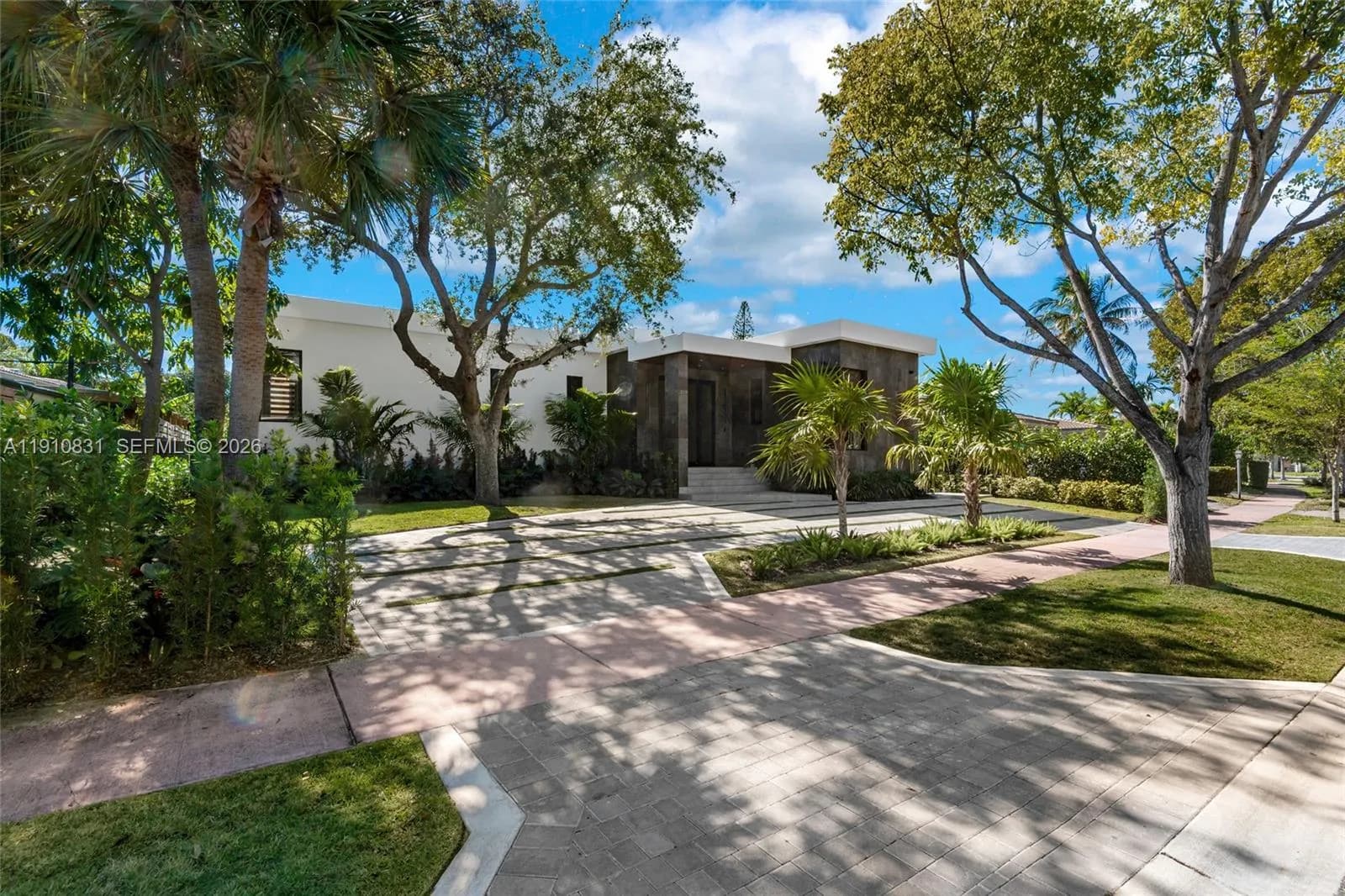 270 N Shore Dr, Miami Beach FL 33141