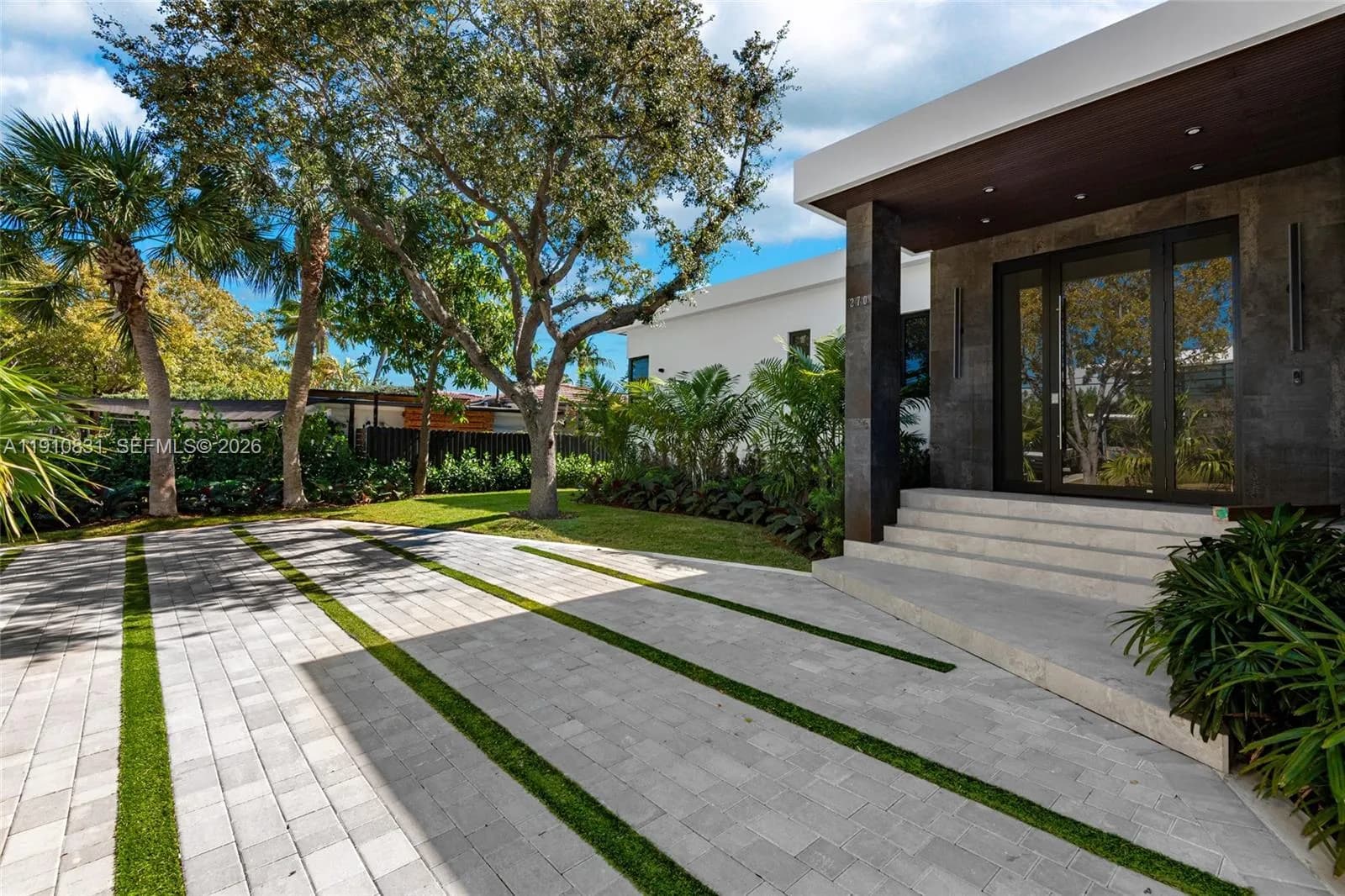 270 N Shore Dr, Miami Beach FL 33141