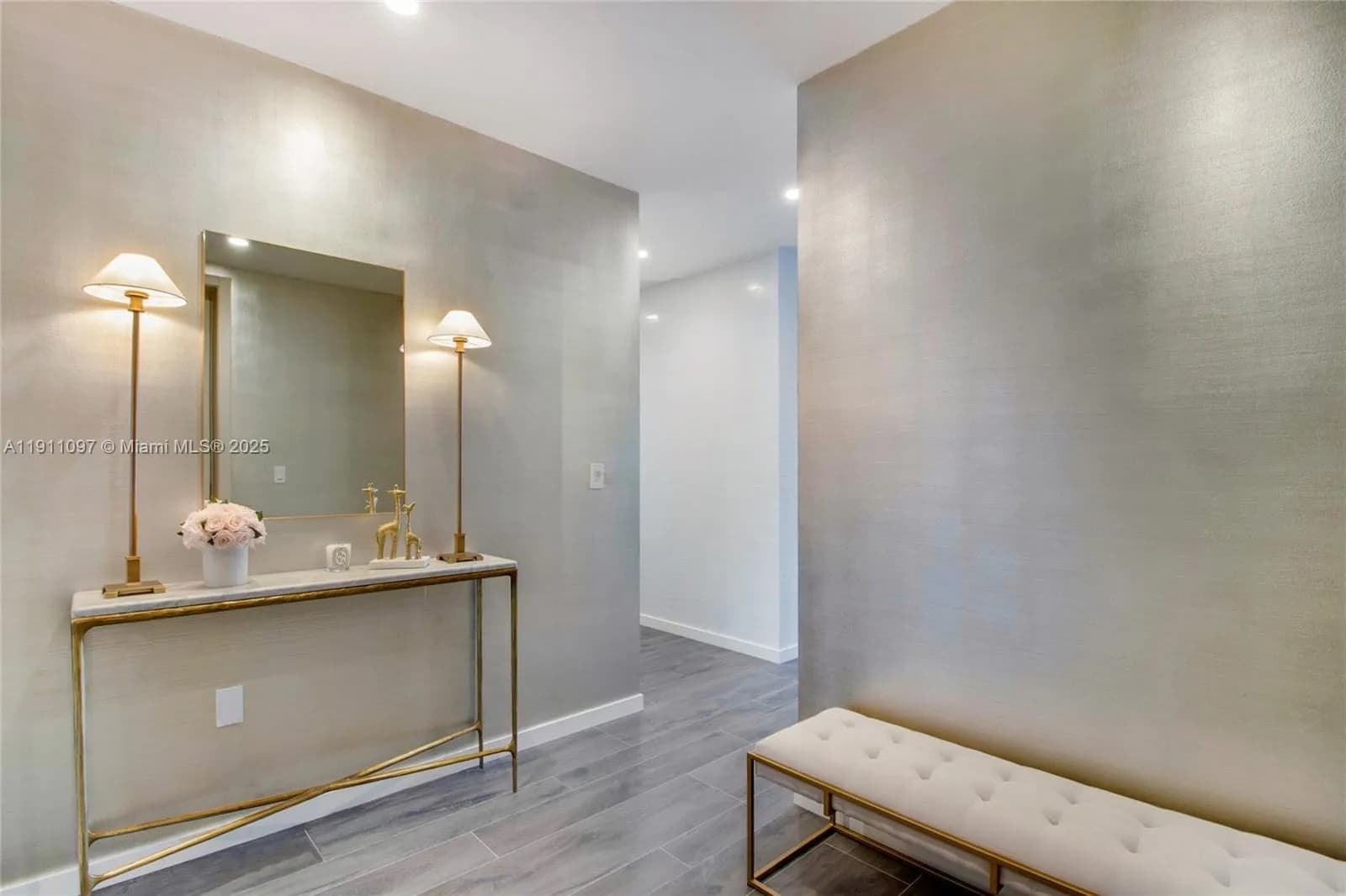 1000 Brickell Plz, Miami FL 33131