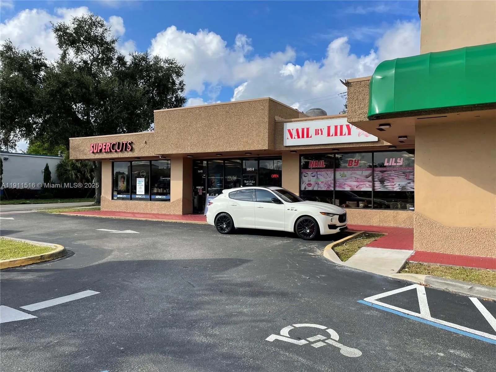 5845 Hollywood Blvd, Hollywood FL 33021