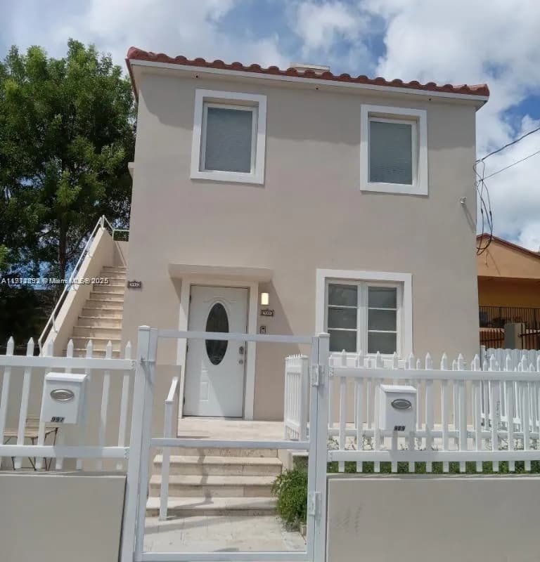 243 SW 10th Ave, Miami FL 33130