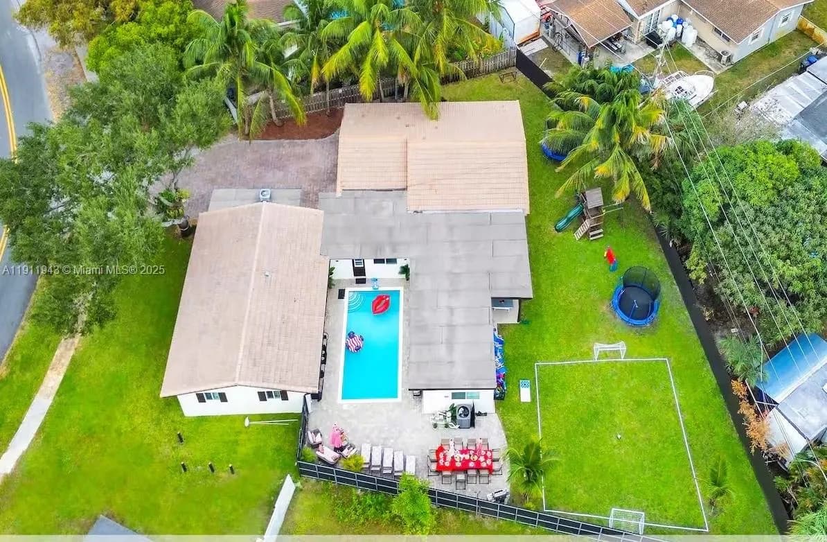 2320 SW 36th Ave, Fort Lauderdale FL 33312