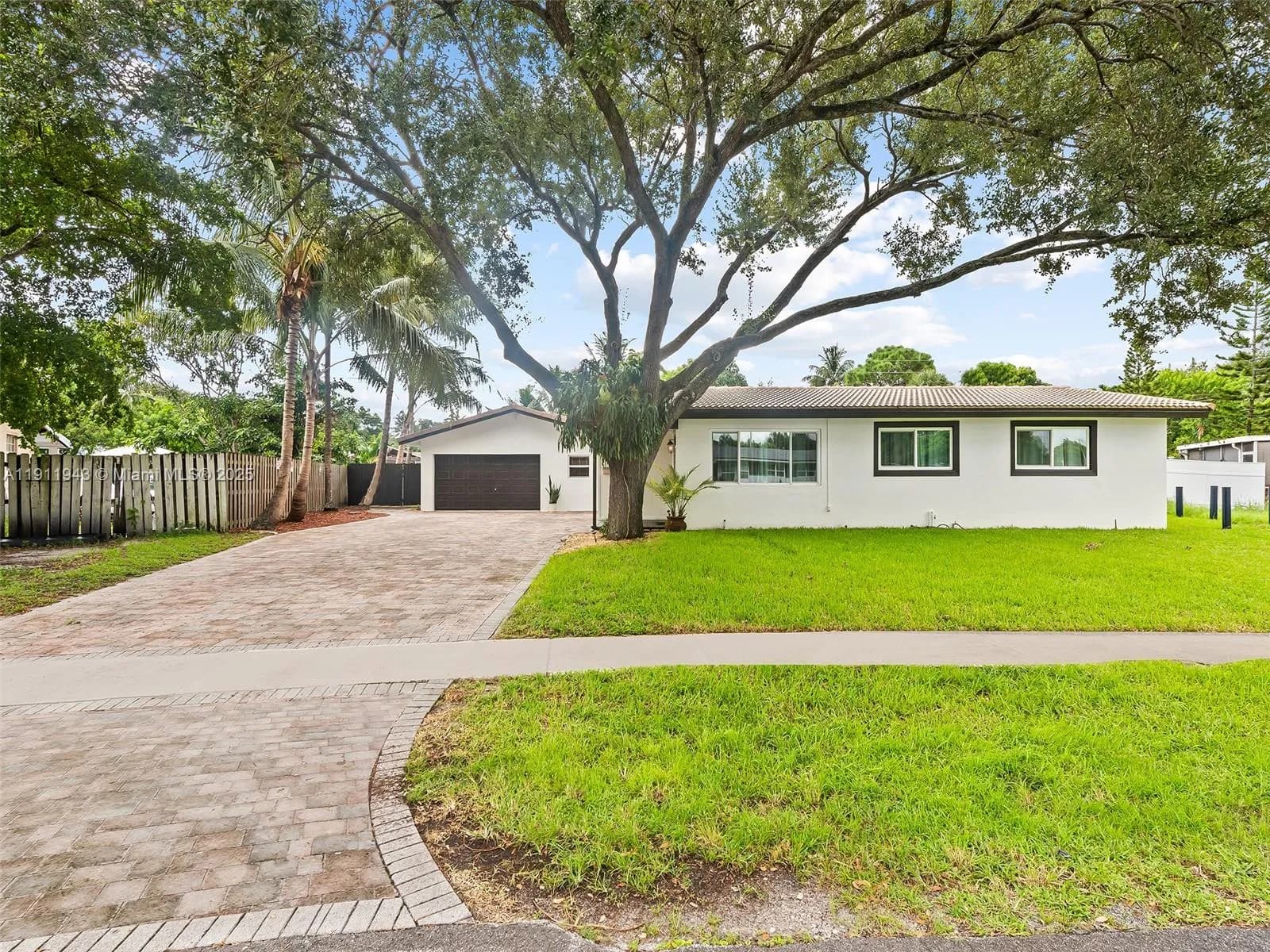 2320 SW 36th Ave, Fort Lauderdale FL 33312