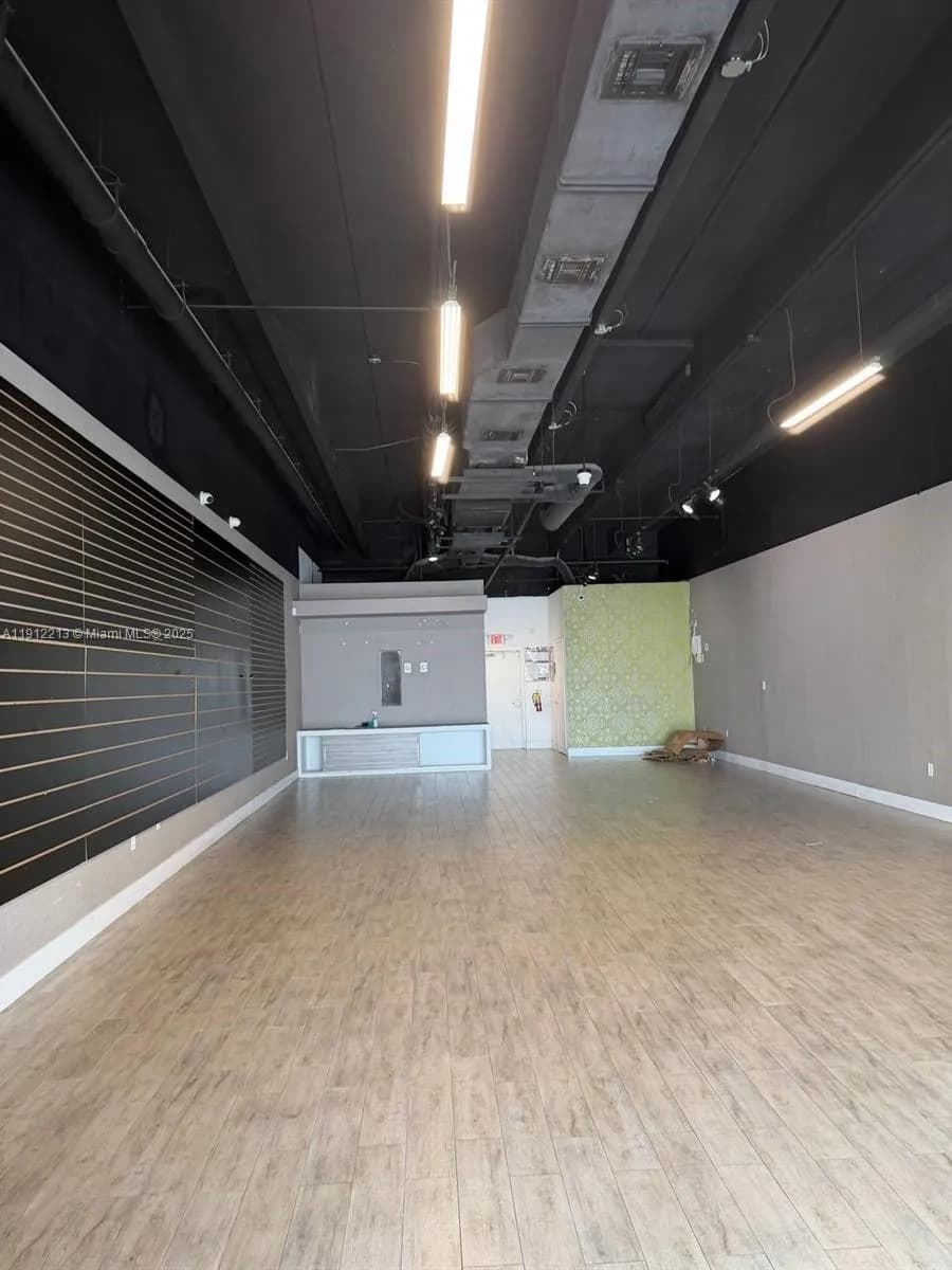 2621 NW 79th Ave, Doral FL 33122