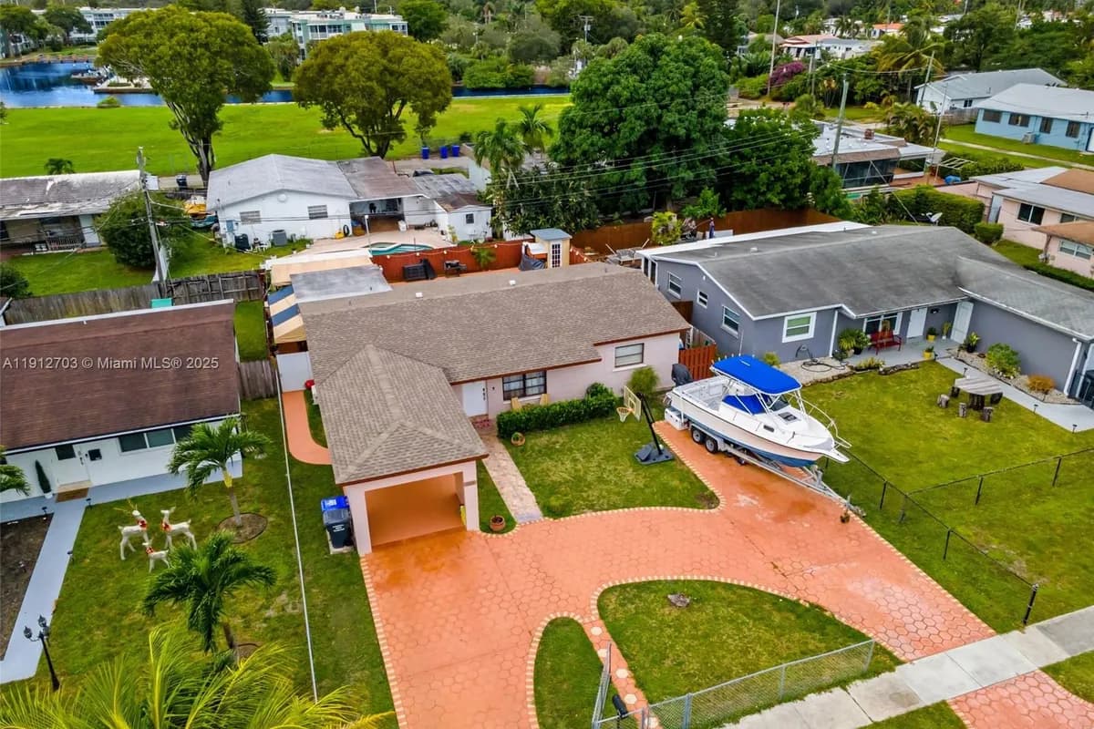 1820 N 27th Ave, Hollywood FL 33020