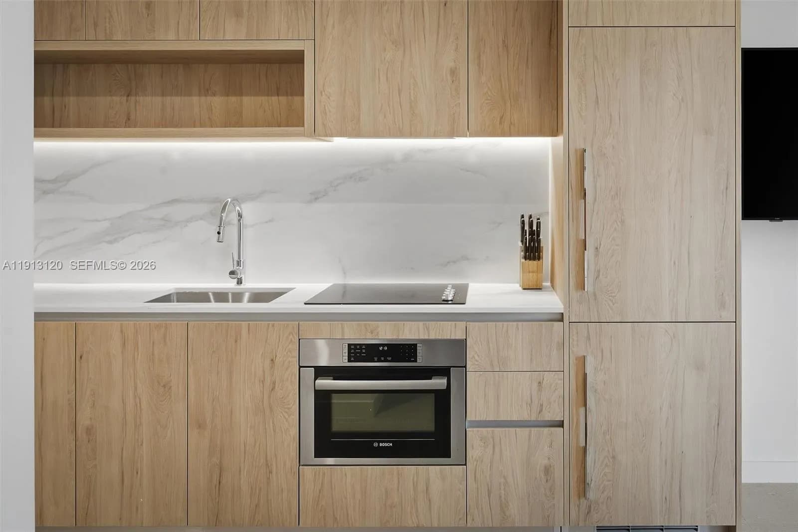 11 NE 6th St # 1906, Miami FL 33132