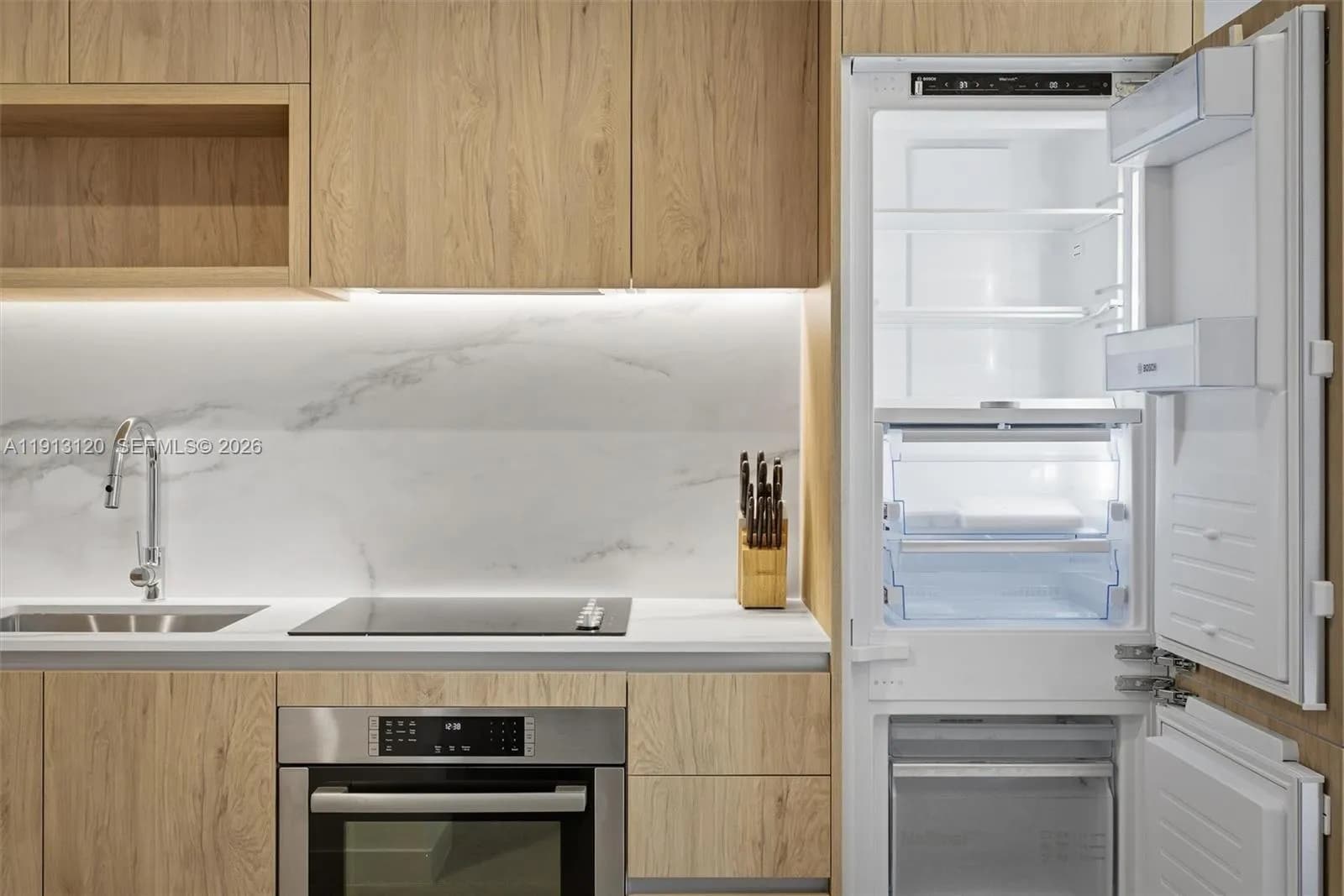 11 NE 6th St # 1906, Miami FL 33132