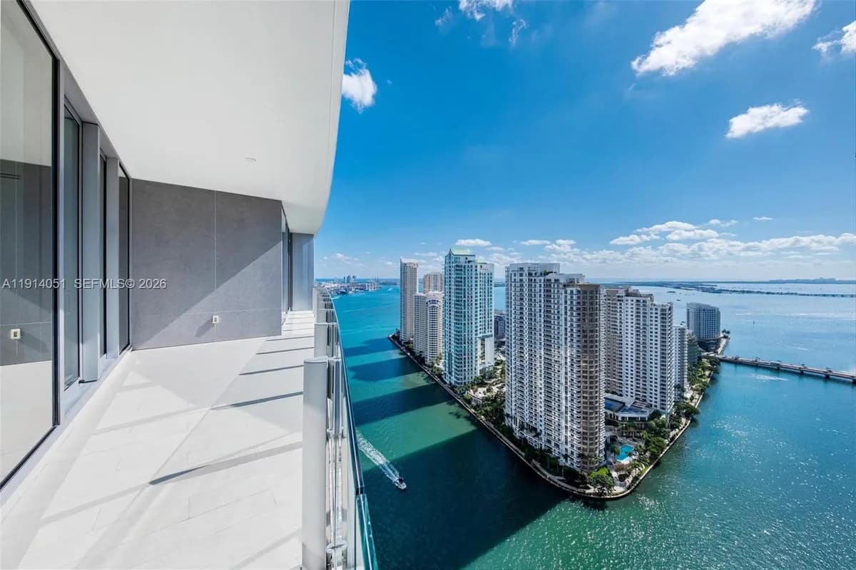 300 Biscayne Boulevard Way # 3506W, Miami FL 33131
