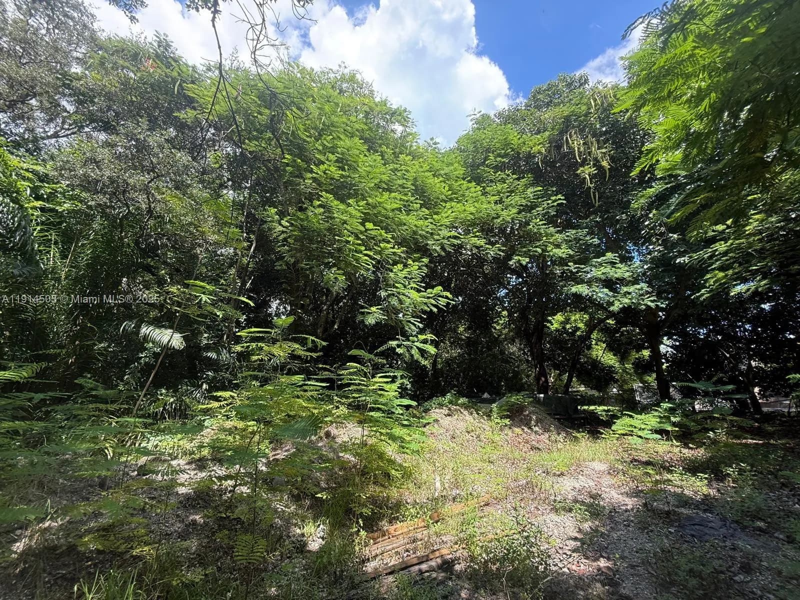 825 NE 149 ST, North Miami FL 33161