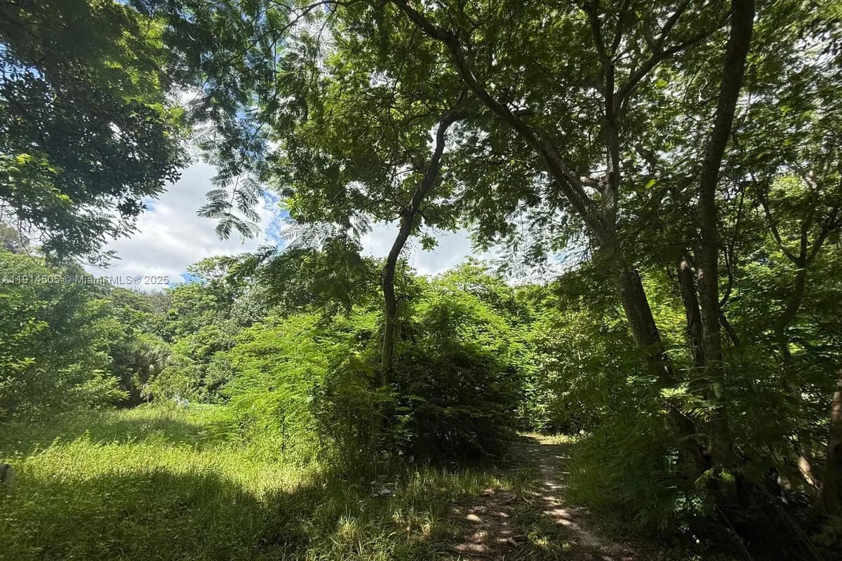 825 NE 149 ST, North Miami FL 33161