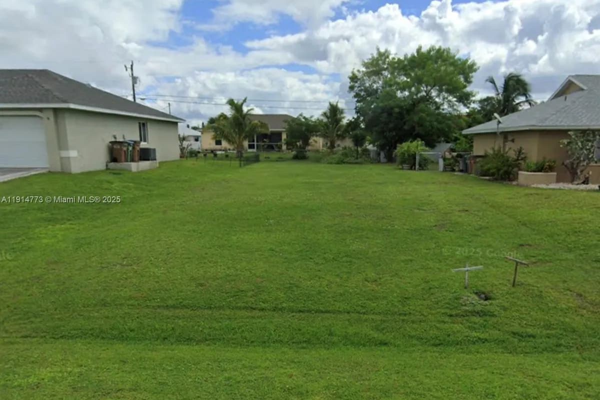 3807 SW 8th Ct, Cape Coral FL 33914