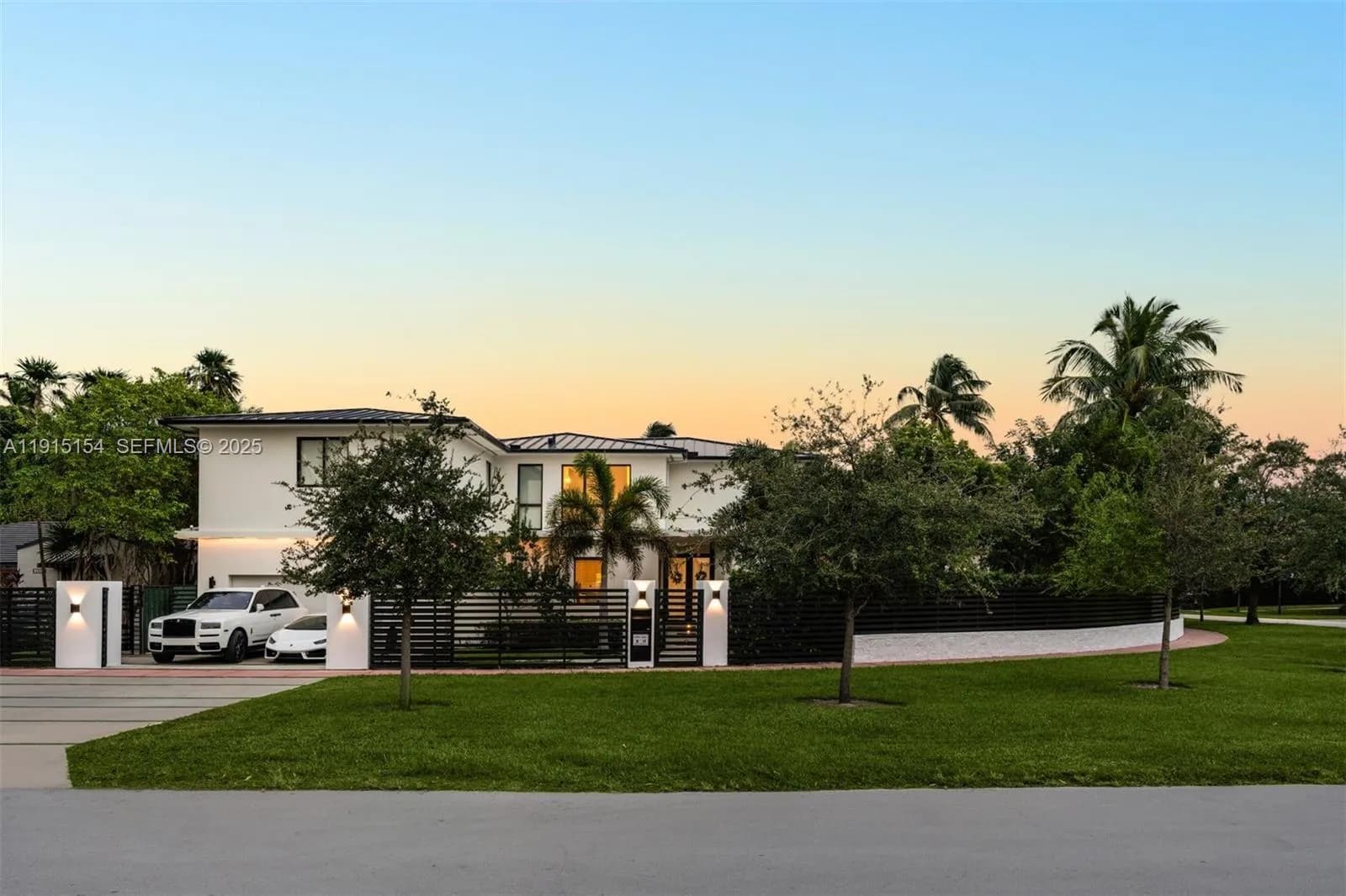 795 Lakeview Dr, Miami Beach FL 33140