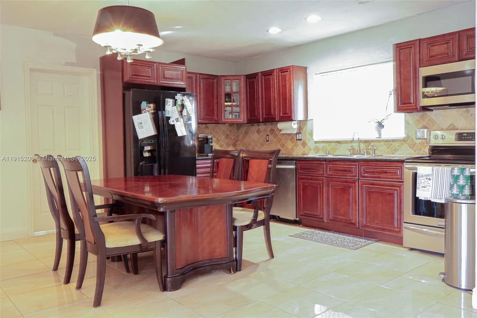 7624 W 14th Ave, Hialeah FL 33014