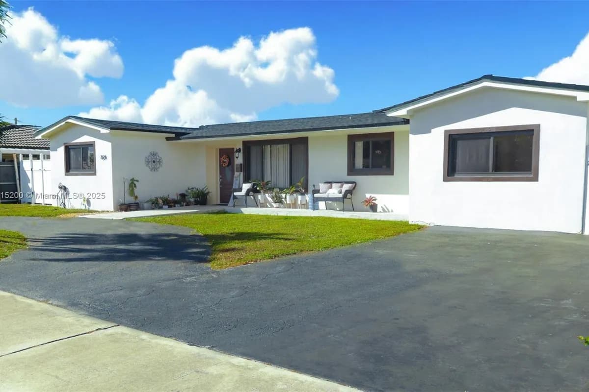 7624 W 14th Ave, Hialeah FL 33014