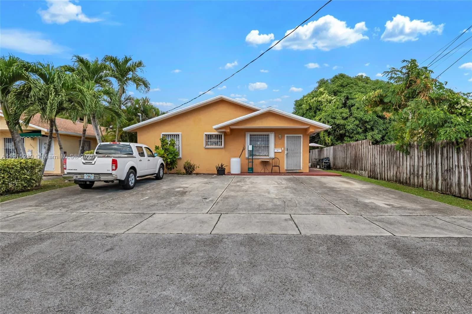3631 SW 27th St, Miami FL 33133