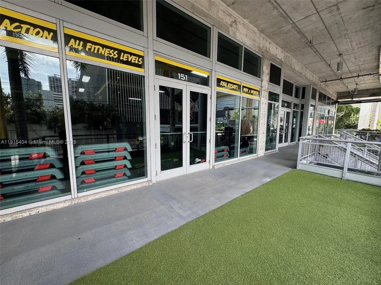 169 SW 7th St # D, Miami FL 33130