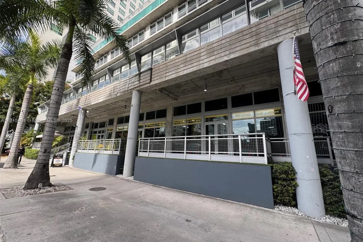 169 SW 7th St # D, Miami FL 33130