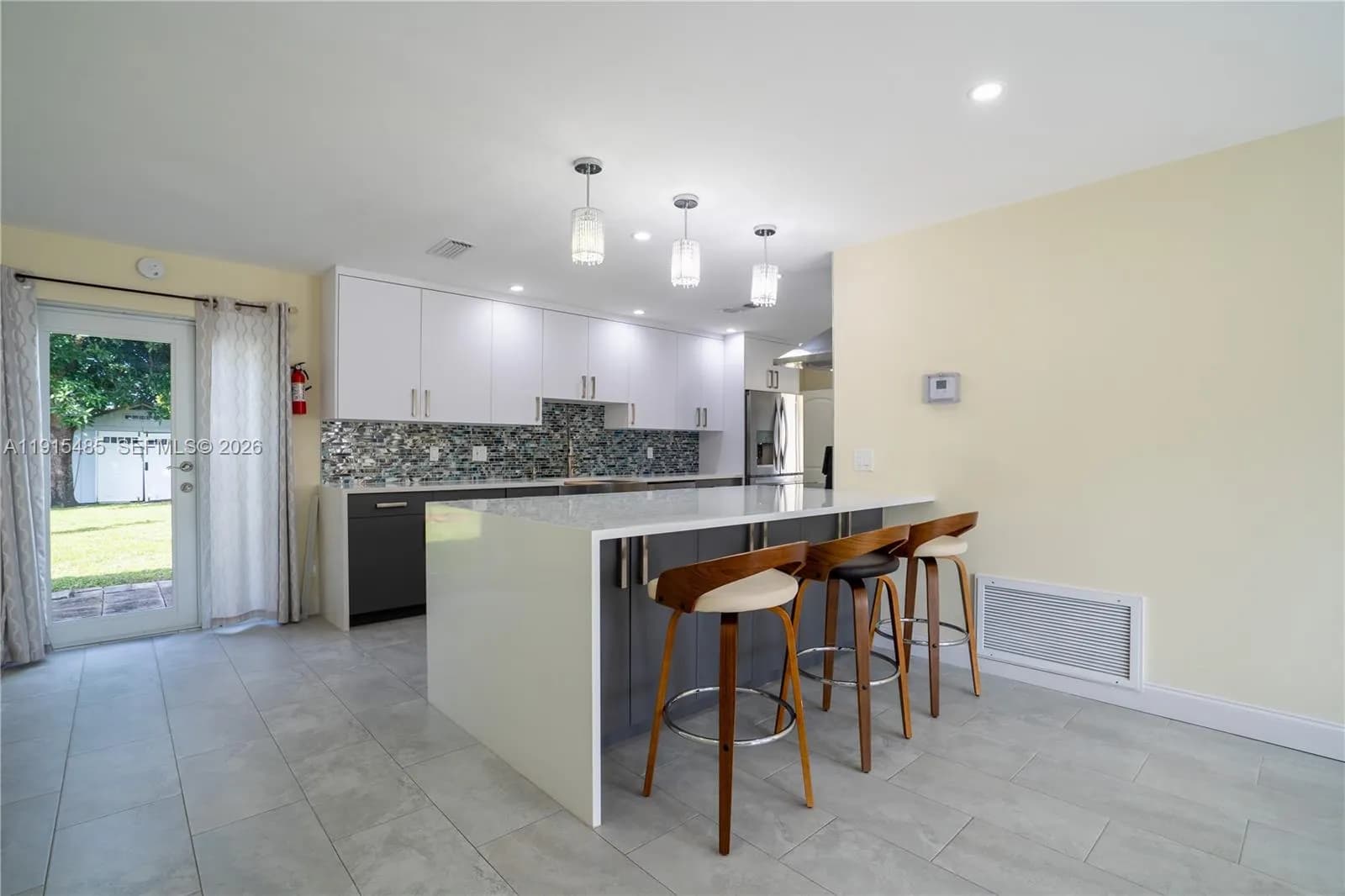 2631 NW 47th Ave, Lauderhill FL 33313