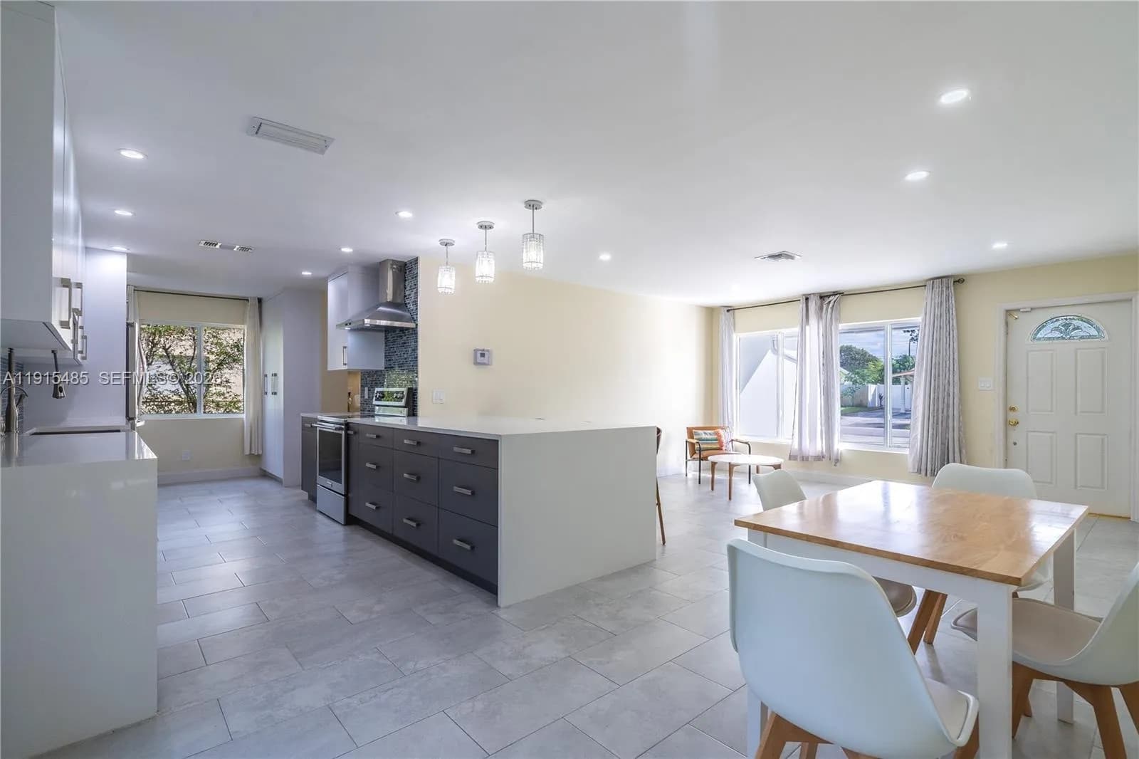 2631 NW 47th Ave, Lauderhill FL 33313