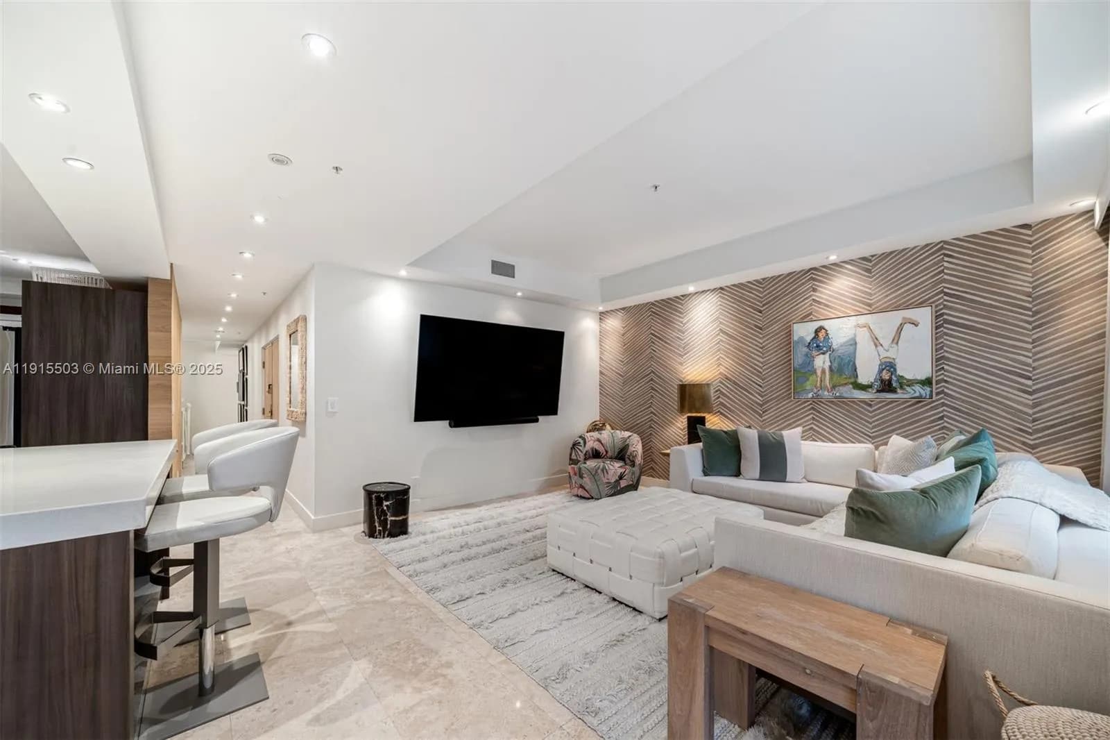 1413 Sunset Harbour Dr # 208, Miami Beach FL 33139