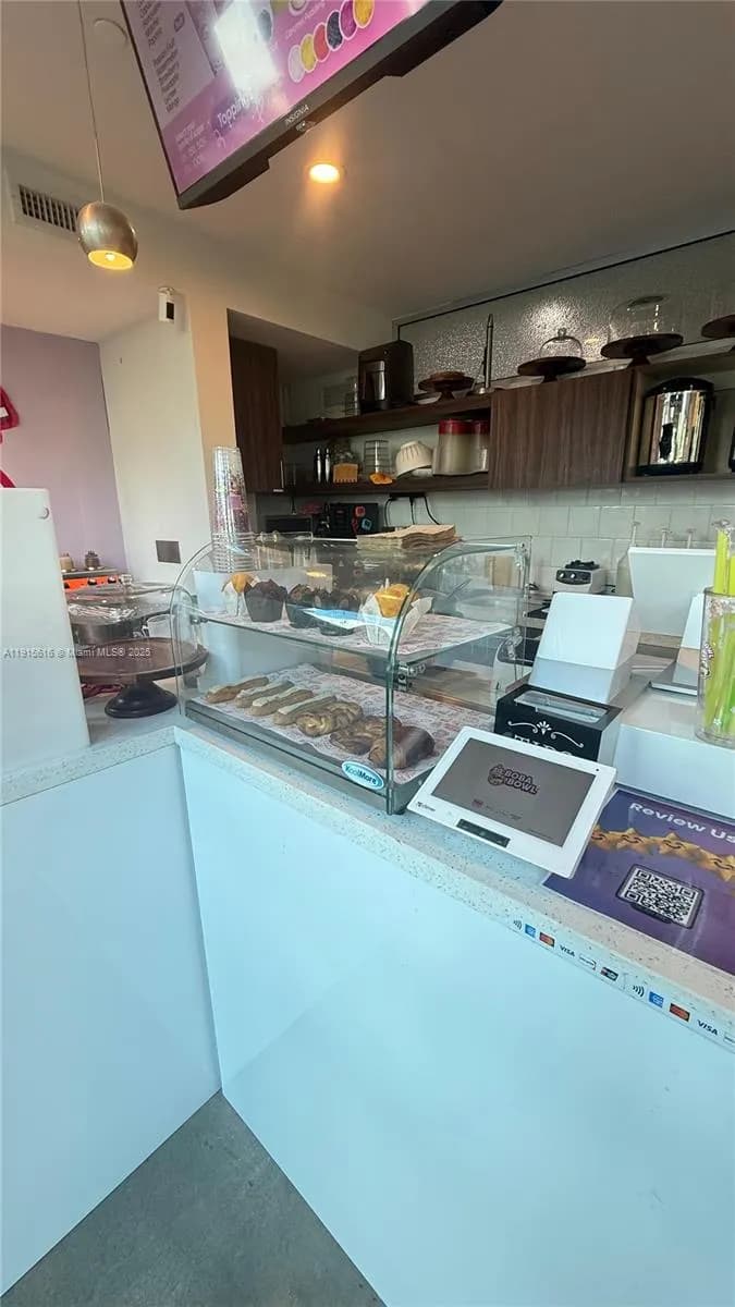 Turnkey Bubble Tea & Dessert Shop – Fully Equipped In Downtown Miami, Miami FL 33130