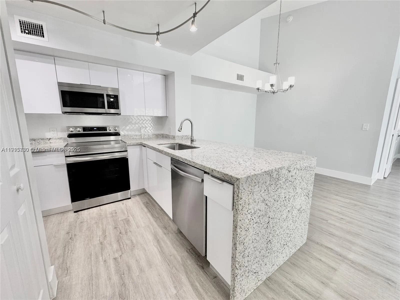 677 SW 111th Ave # 303, Pembroke Pines FL 33025