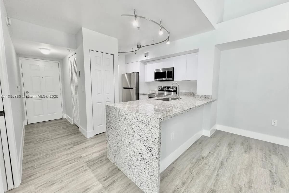 677 SW 111th Ave # 303, Pembroke Pines FL 33025