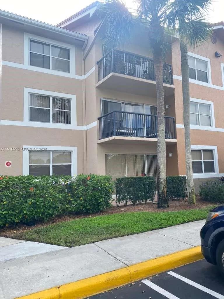 8901 Wiles Rd # 103, Coral Springs FL 33067