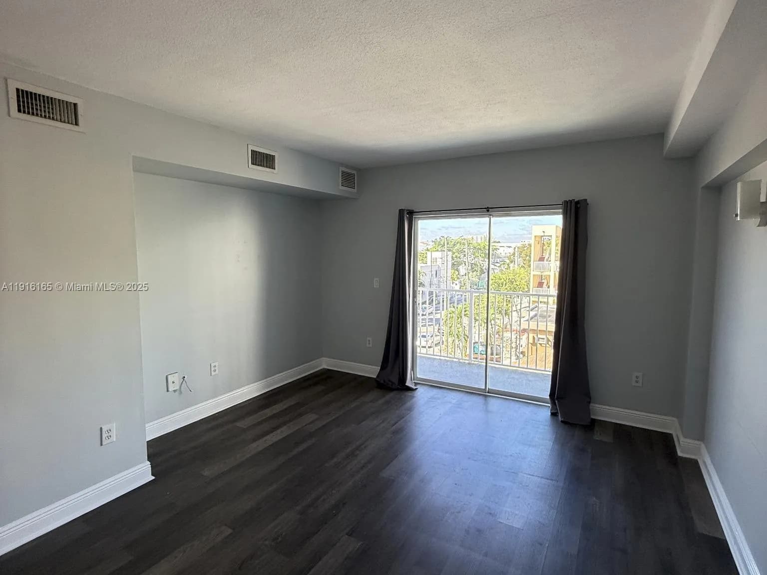 134 SW 7th Ave # 402, Miami FL 33130