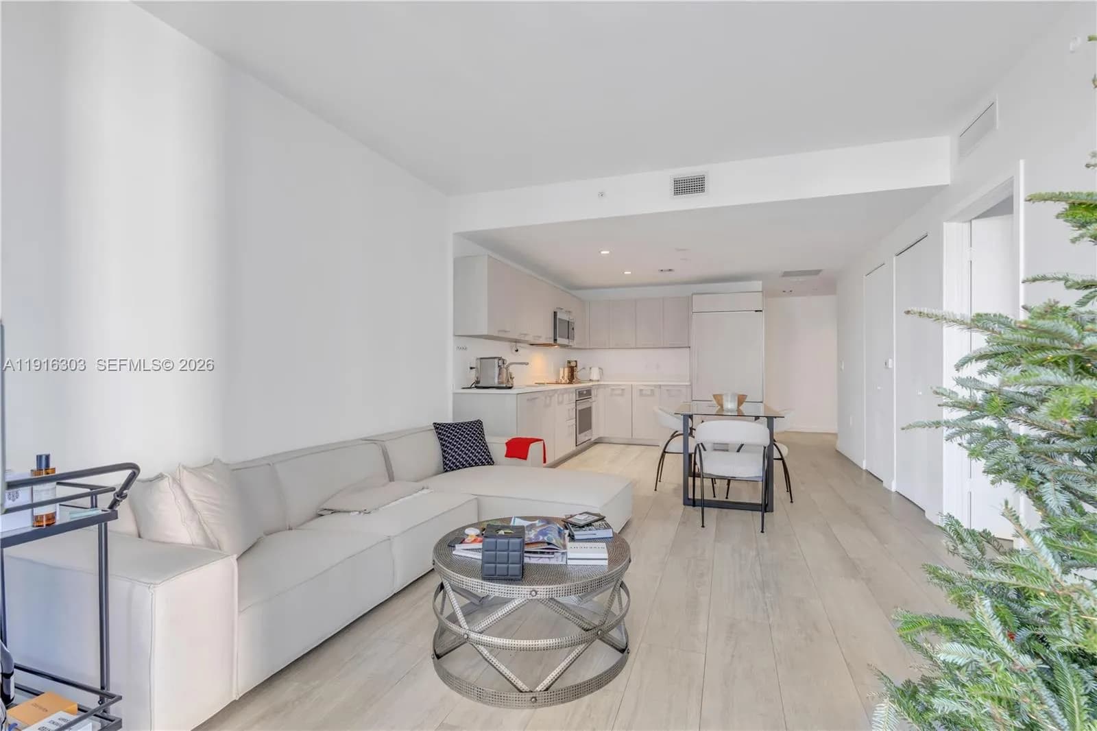 55 SW 9th St # 2610, Miami FL 33130