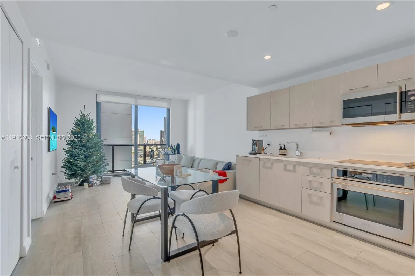 55 SW 9th St # 2610, Miami FL 33130