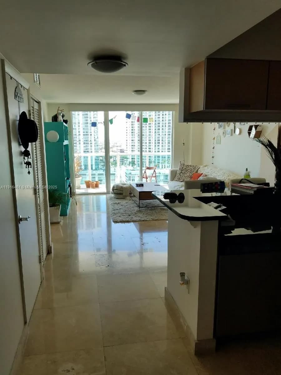 31 SE 5th St # 2205, Miami FL 33131