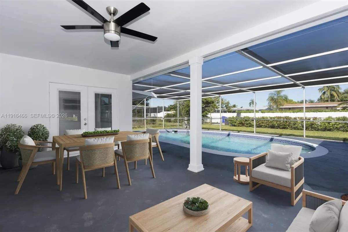 5425 Madison St, Hollywood FL 33021