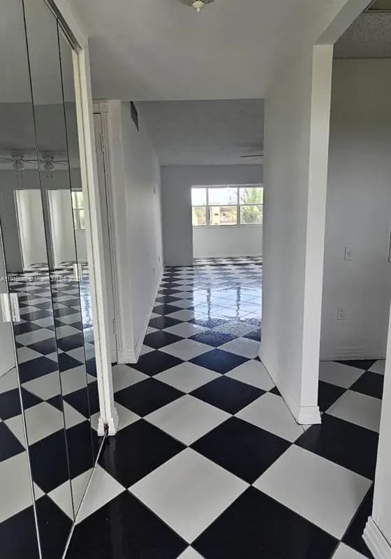 8595 Sunrise Lakes Blvd # 307, Sunrise FL 33322