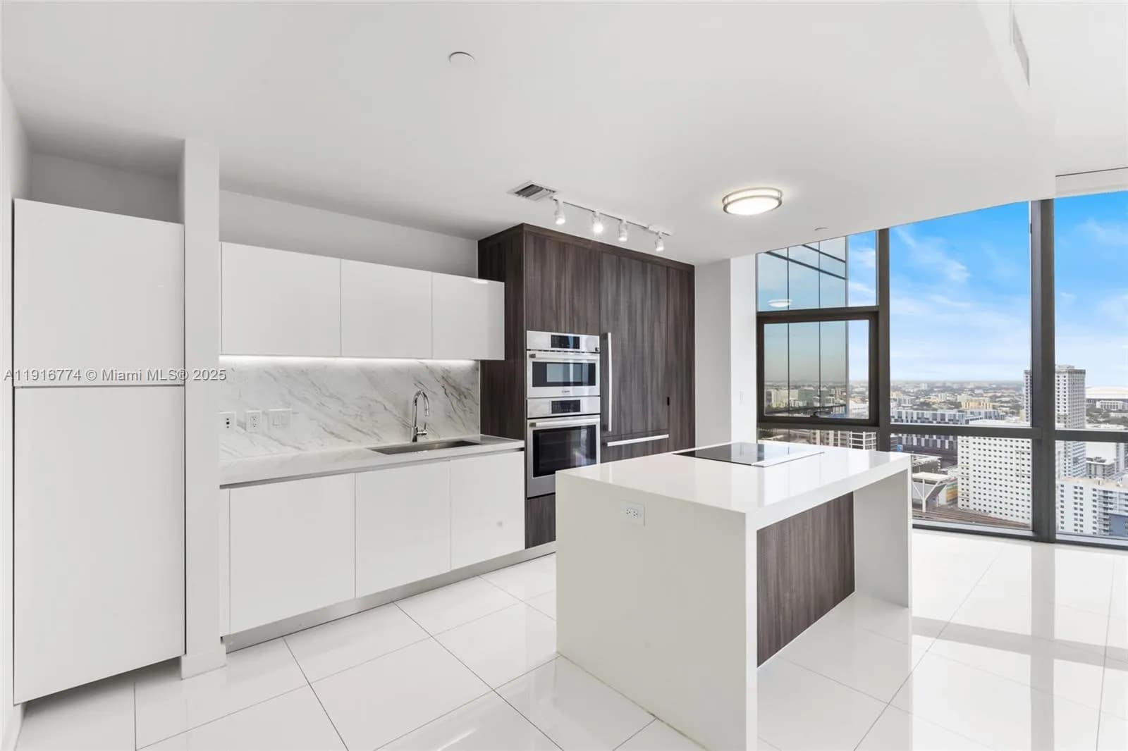 851 NE 1st Ave # 3202, Miami FL 33132