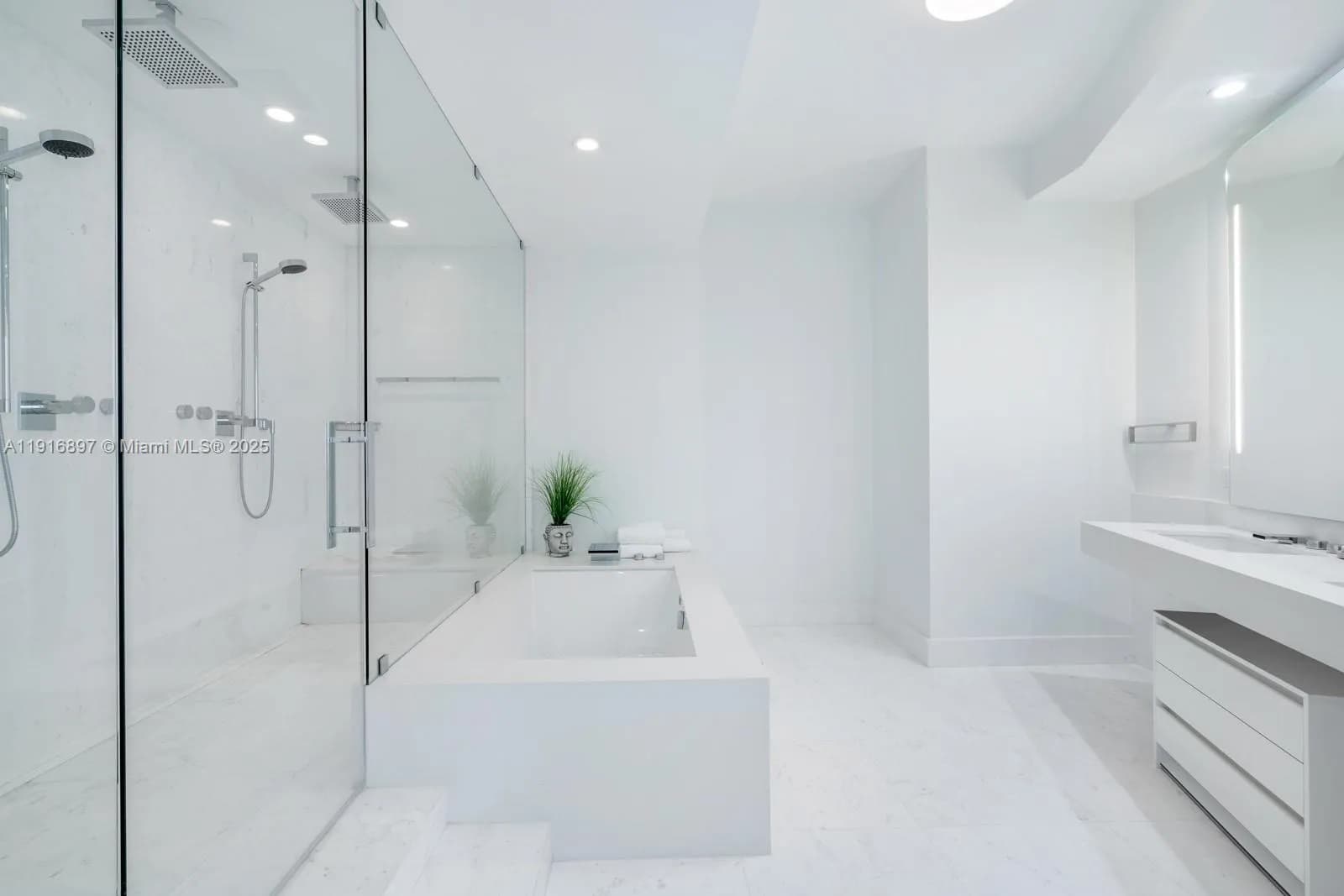 18555 Collins Ave # 5105, Sunny Isles Beach FL 33160