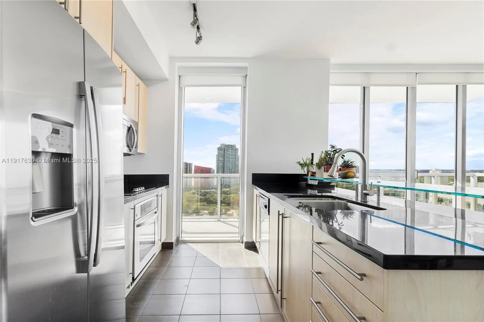 79 SW 12th St, Miami FL 33130