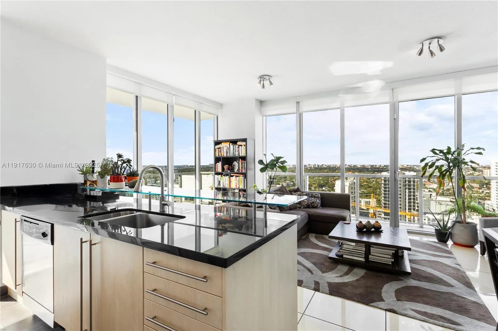 79 SW 12th St, Miami FL 33130