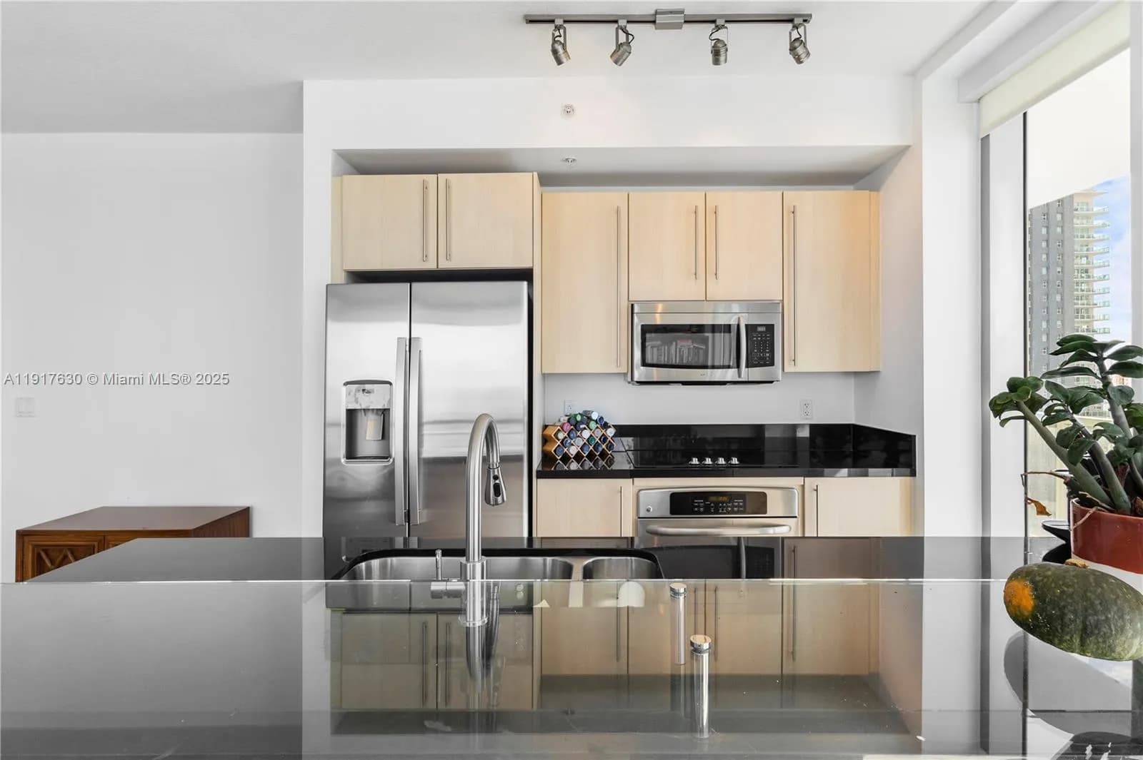 79 SW 12th St, Miami FL 33130