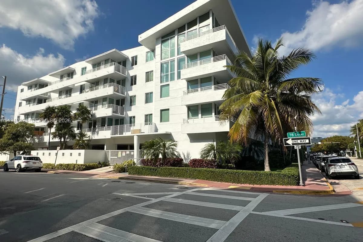 7800 Collins Ave # 507, Miami Beach FL 33141