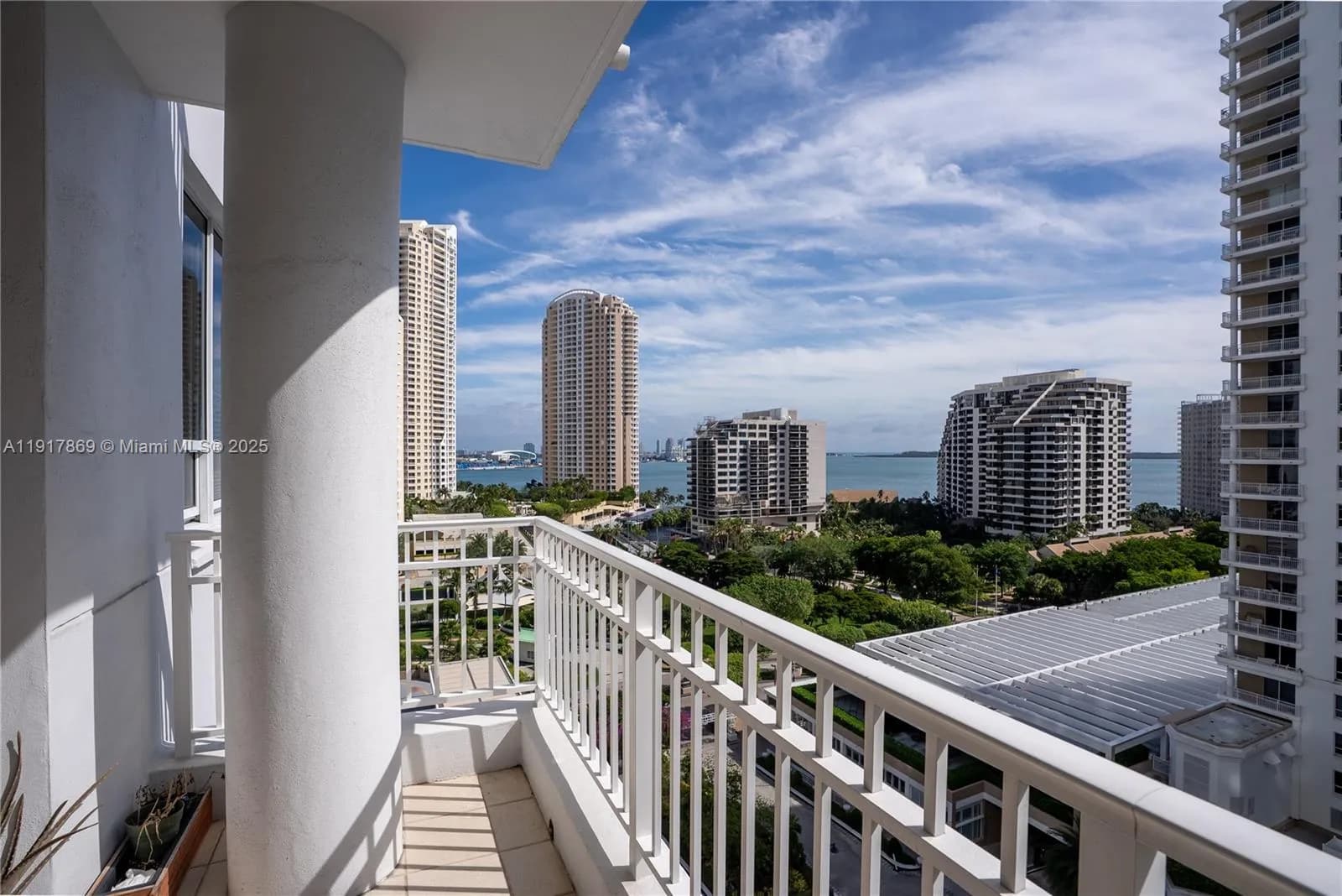 801 Brickell Key Blvd # 1407, Miami FL 33131