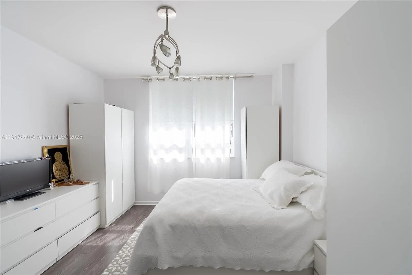 801 Brickell Key Blvd # 1407, Miami FL 33131