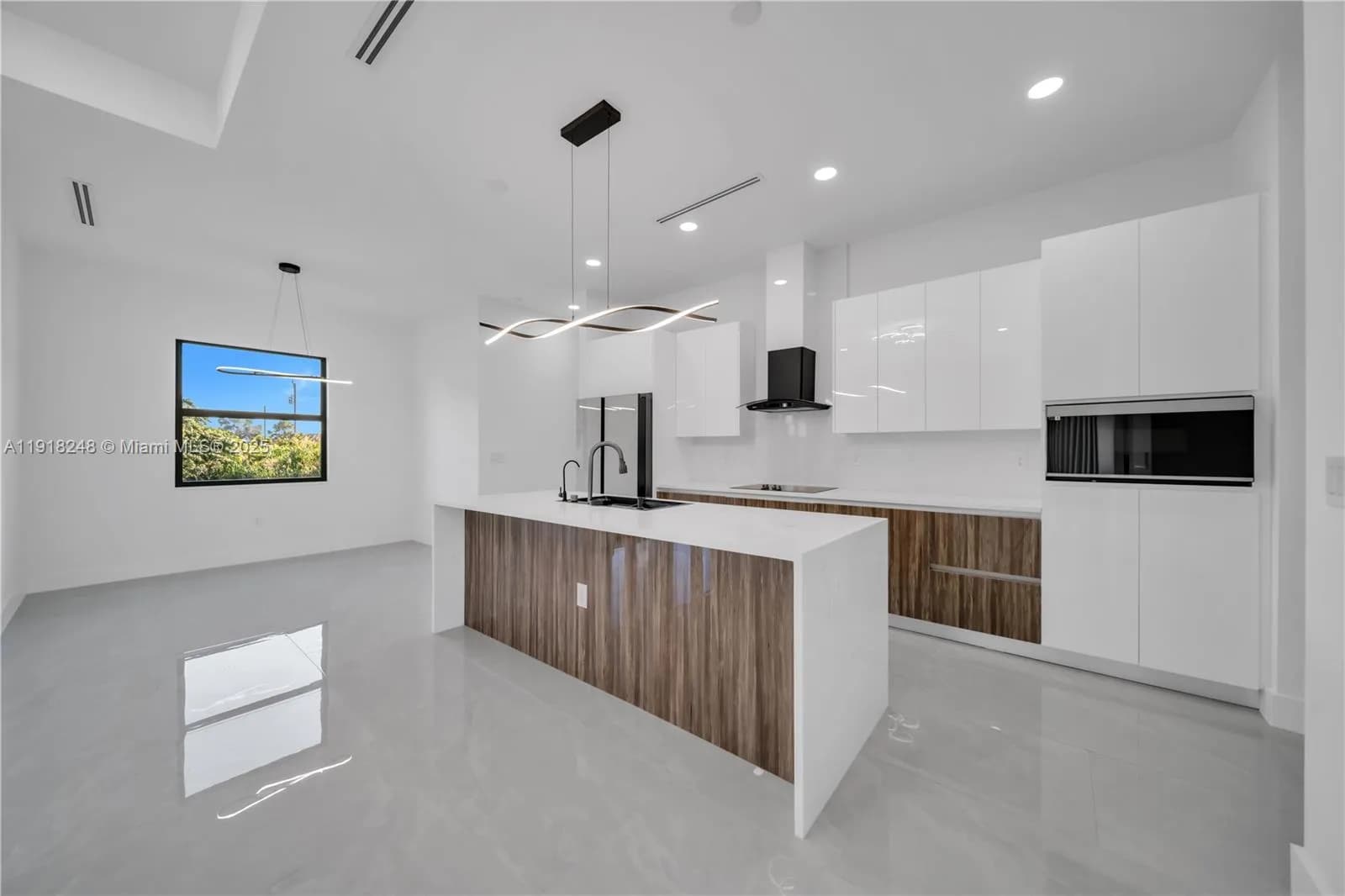 3105 28TH ST SW, Lehigh Acres FL 33976